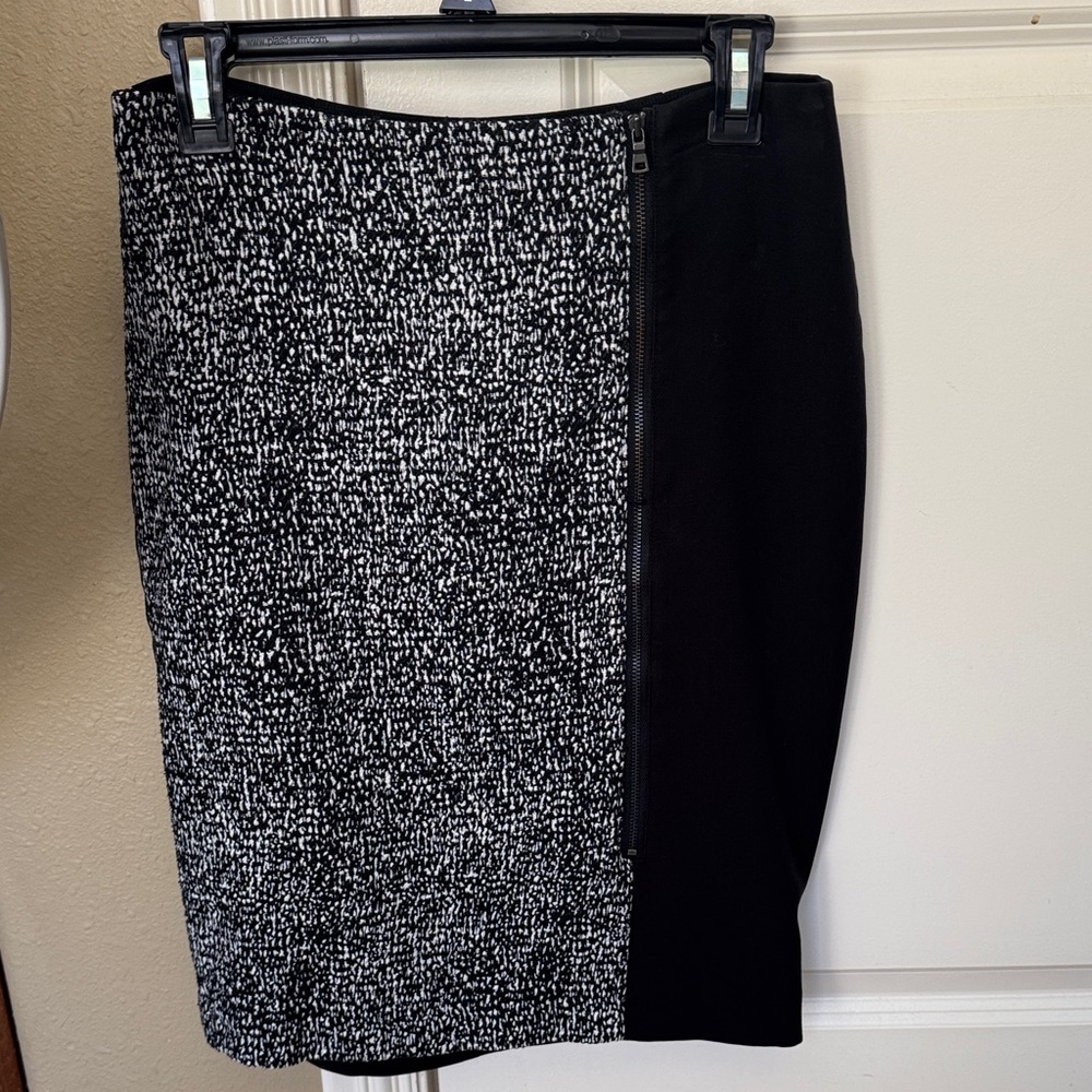 Ann Taylor Monochrome Textured Pencil Skirt